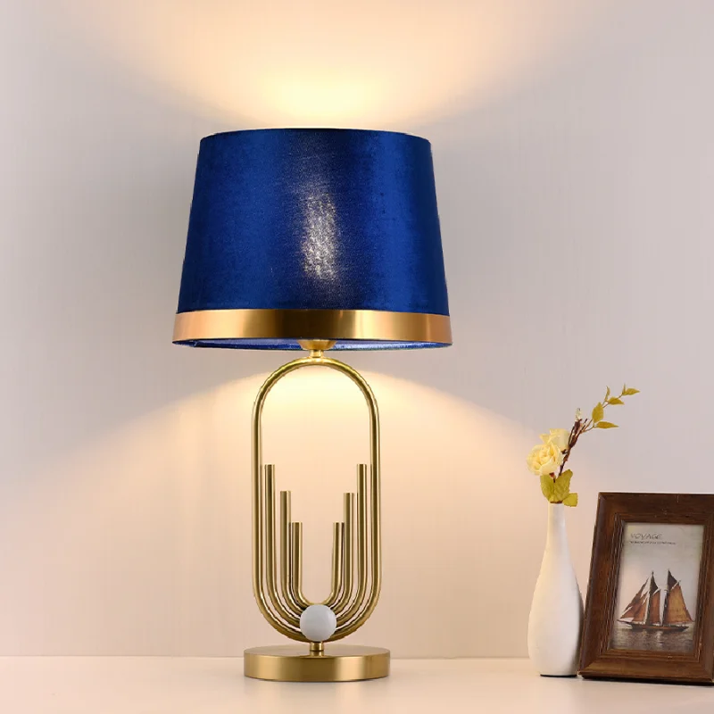 

Modern Retro table lamp, creative decorative lamp for living room and bedroom, used for Hotel Villa table lamp, with 27 bulbs