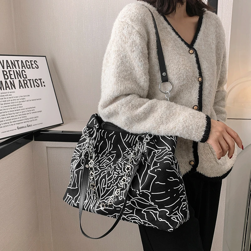 Ladies High Quality Leather Shoulder Bags For Women Long Silver Chain Shoulder Bags Luxury Designer Handbag Purses And Handbags