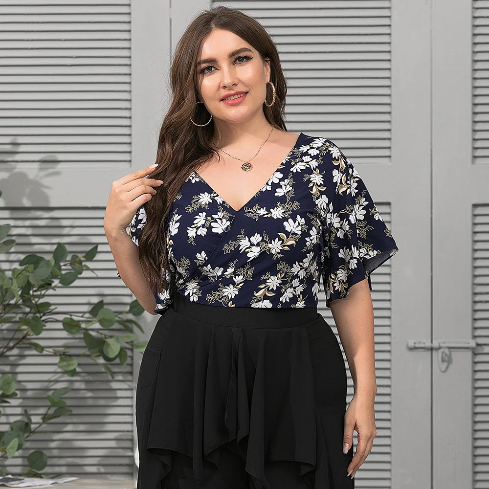 

Plus size women's 2022 summer new two-sided sexy deep V temperament loose printed top