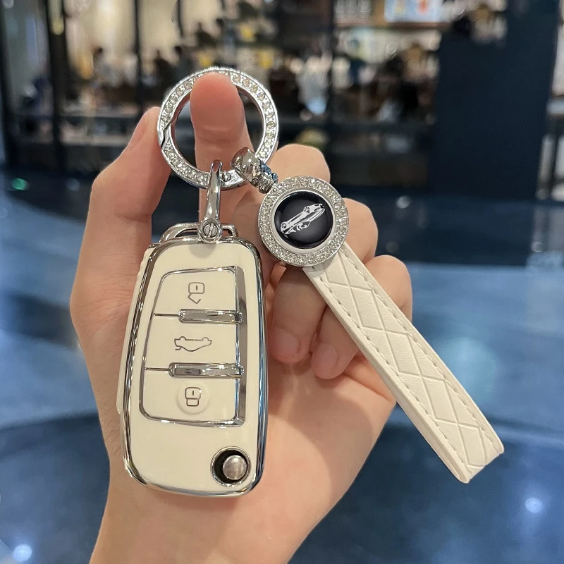

TPU Car Key Case Cover Shell Fob Holder for Audi Q2 Q3 Q5 Q7 Q8 SQ5 TT RS3 RS6 A1 A3 8P A4 A5 A6 C7 A7 S3 S7 S8 R8 Key Chain