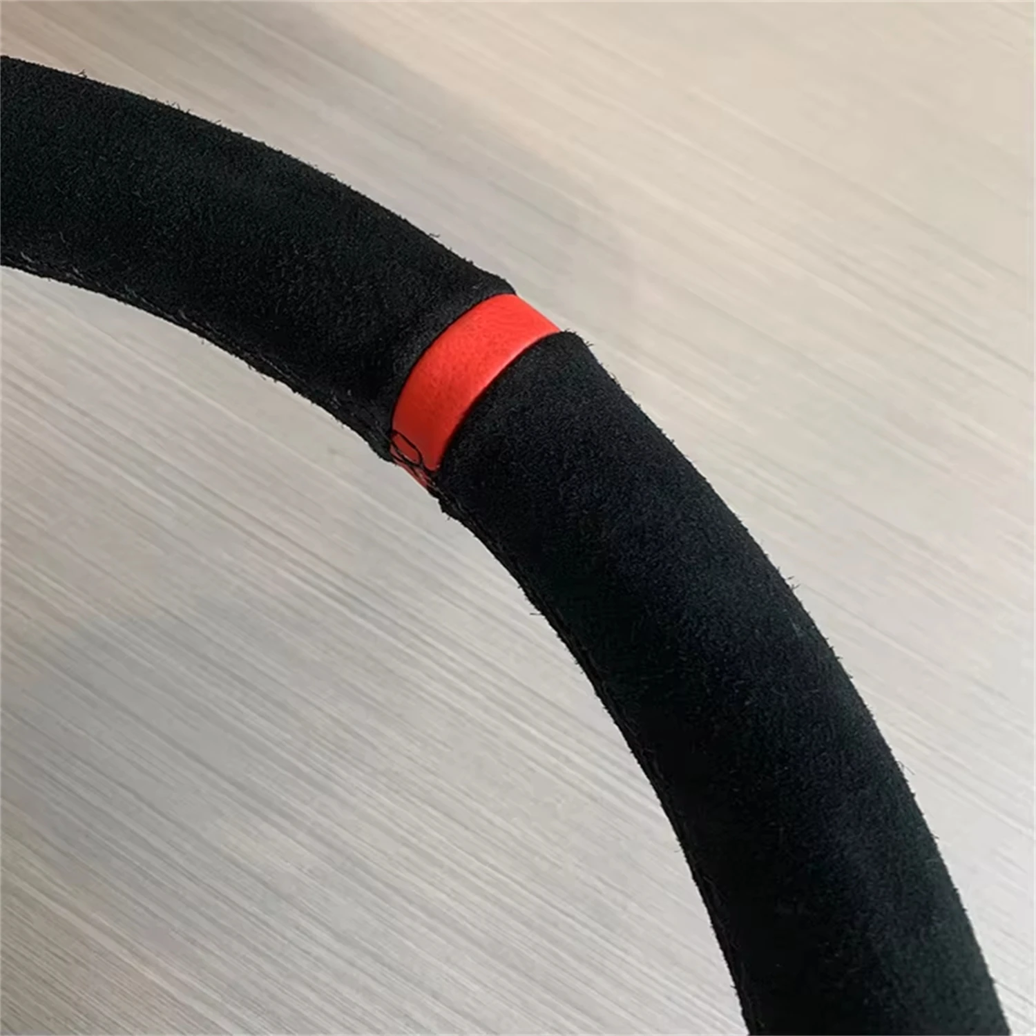 Замшевый руль TIYPEOR 350 мм черный глубина 90