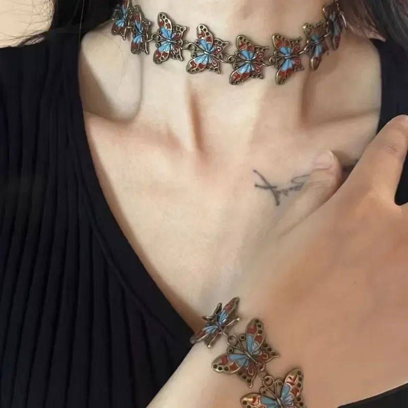 Женское металлическое ожерелье с подвеской в виде бабочки