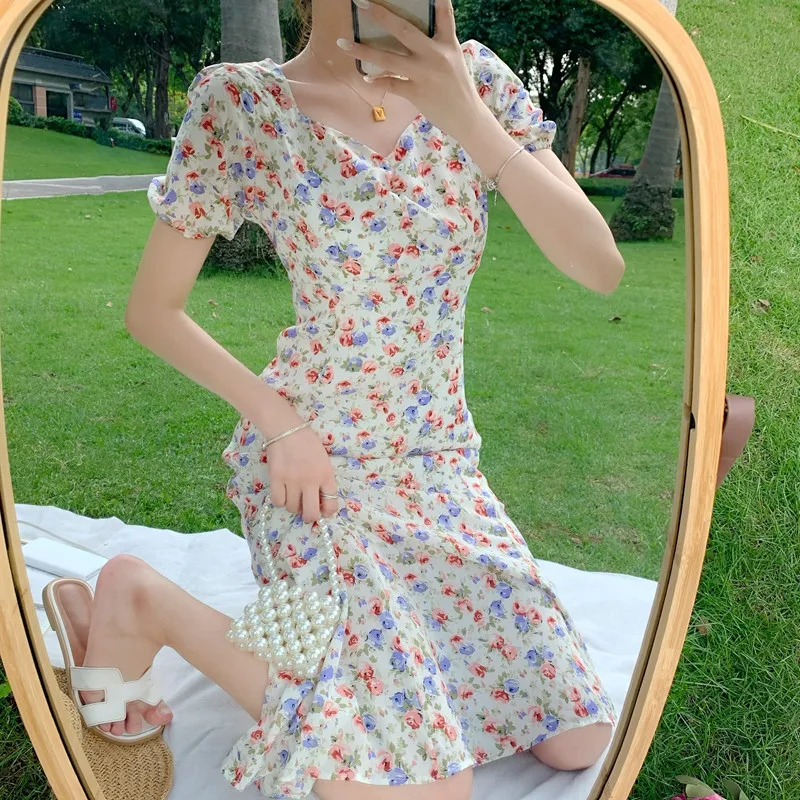 

Women's Summer New French Retro Elegant Long Dress Sweet Temperament Floral Korean Square Collar Holiday Beach Dress Vadim Zara