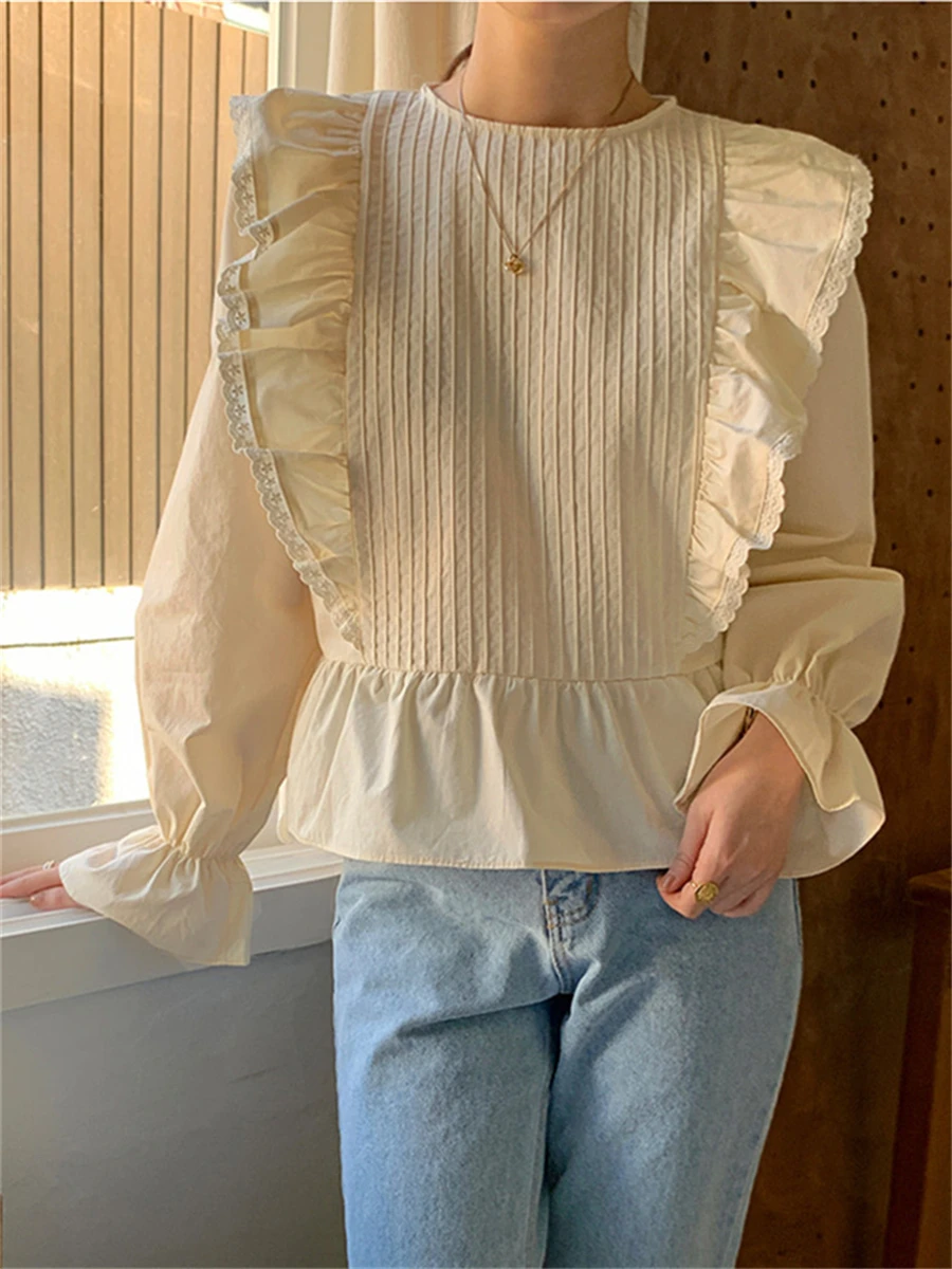 

Блузка женская персиковая с расклешенным рукавом, осень 2022