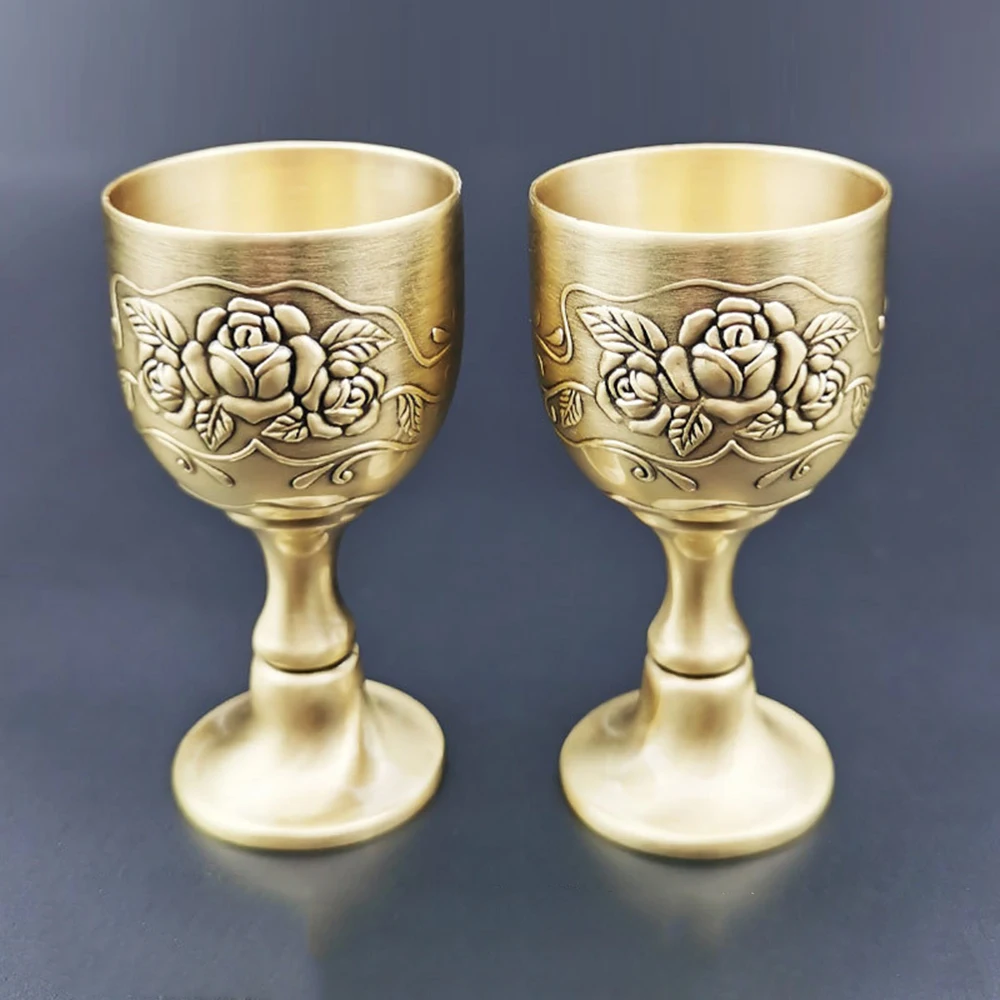 

2pcs Mini Vintage Wedding Wine Cup Retro Liqueur Shot Glass Classical Wine Glass Cocktail Bar Drinkware 50ml Rose Flower Pattern