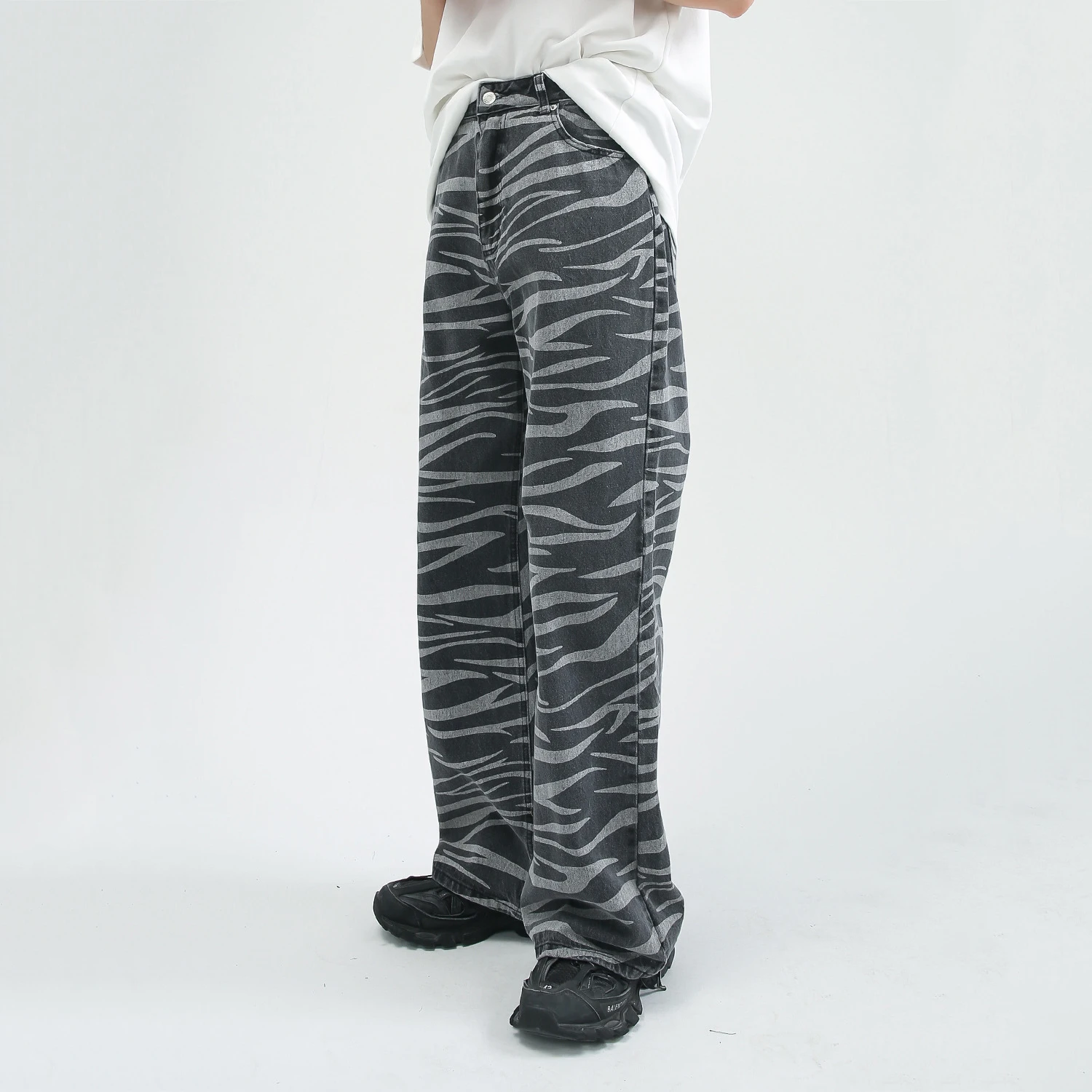 Four Seasons Men Jeans Striped Print Design Casual Jeans Pants Straight Casual Hip Hop Mens Brand Jeans Aesthetic Menswear JEANS