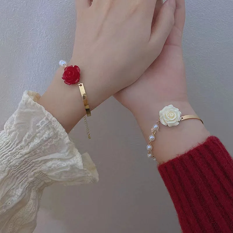 

New Fashion 2023 Retro Red White Rose Flower Pearls Korean Sweet Bracelet for Women Gilrs Vintage Metal Jewelry Accessory Gift