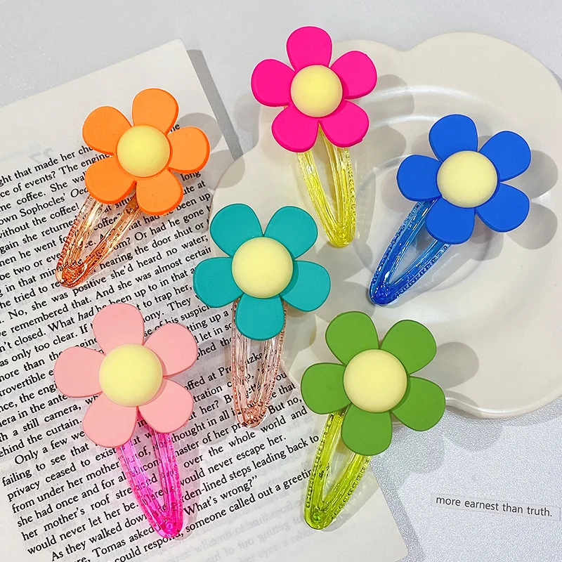 

2022 Korea New Arrival Girls Hair Accessories Flower Hairpin Candy Color Acrylic Six Colors Hair Clips for Women