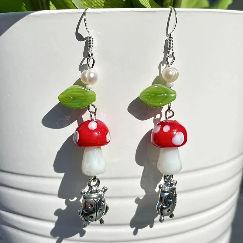 

Frog fair on mushroom earrings, fairy tale earrings, Frog Earrings, cottagecore Frog Earrings, cottagecore mushroom Earrings y2k