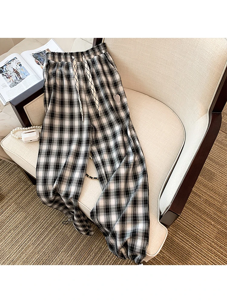 

Black And White Plaid Pants Oversize Women Casual Loose Wide Leg Trousers Ins Retro Heart Embroidery Trousers Hiphop Streetwear