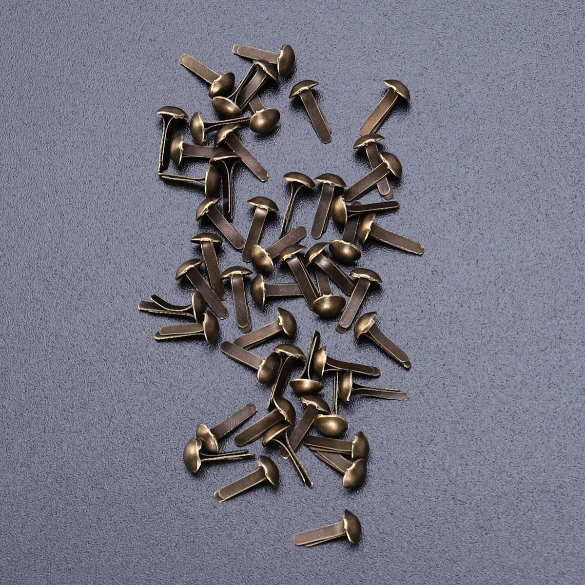 

100pcs Paper Fasteners Electroplating Brads Round Metal Brads for Crafts DIY 4.5x8mm (Bronze)