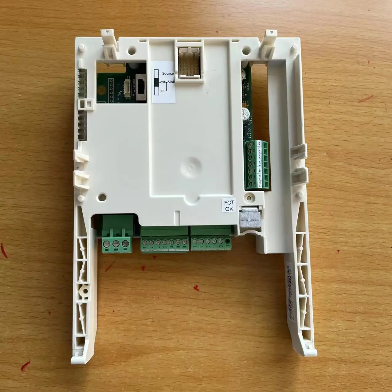 VW3A3202 оригинальный б/у инвертор Schneider плата связи расширения сигнала