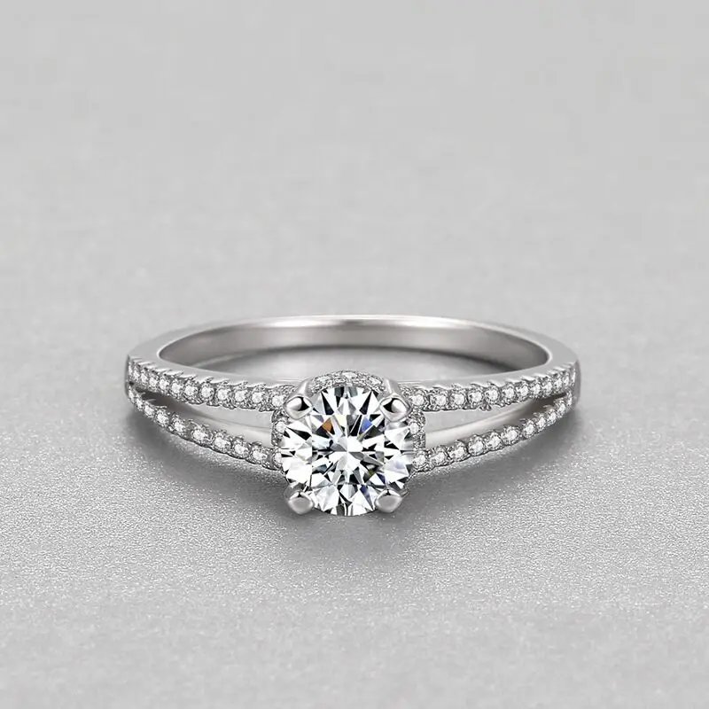 

New Moissanite Exquisite Diamond Ring One Carat 925 Sterling Silver Fashion Design Wedding Proposal Birthday Gift
