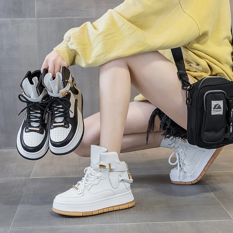 Netflix 2022 Autumn And Winter Leather Women's Shoes Thick Bottom Plus Warm Sports Casual Small White Shoes Korean Version