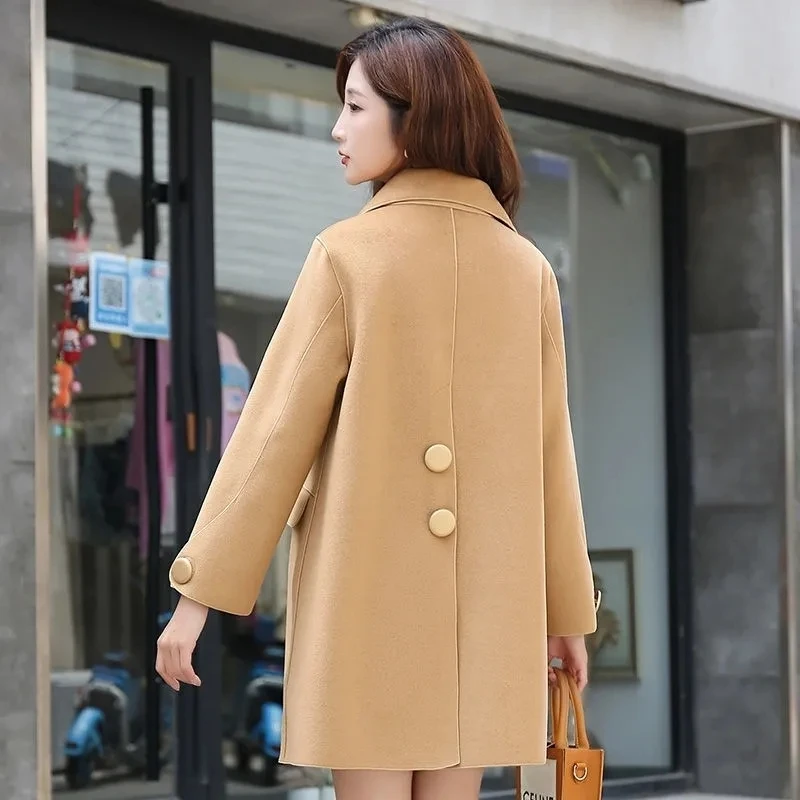 Женский винтажный шерстяной костюм зеленый утепленный пиджак длинное белое