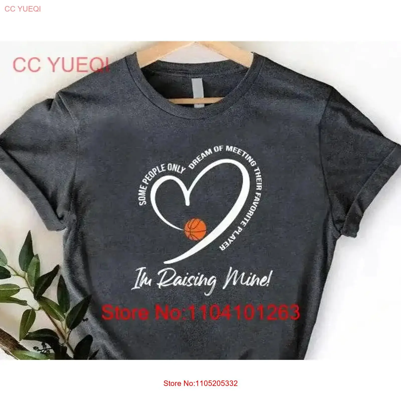 Фото Basketball Mom HearT T Shirt Some People Only Dream Of Meeting Their Favorite Player I Am Raising Mine Spirit vintage Washed №1
