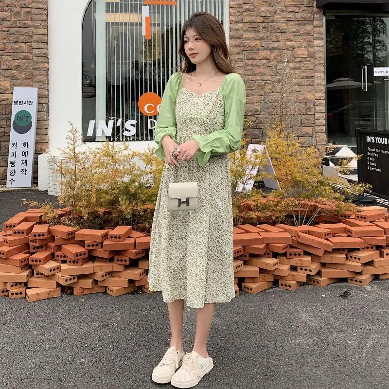 

Женское платье с длинным рукавом, V-образным вырезом и цветочным принтом