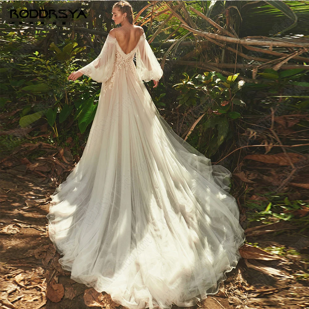 Рисунок 3 - Свадебное платье Roddrsya светло