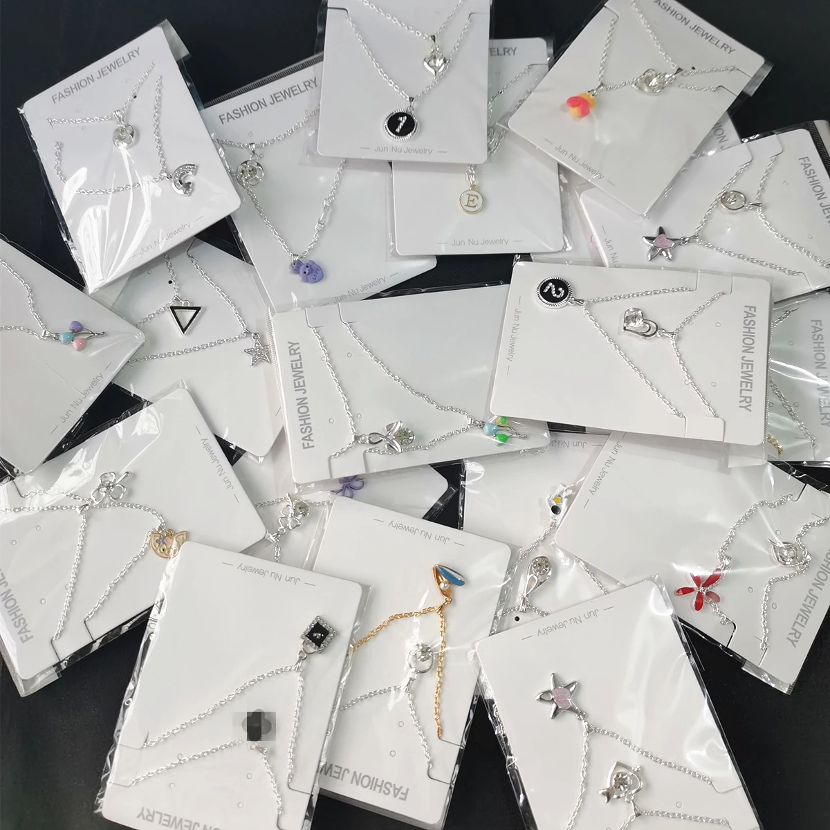 

Ожерелье женское с подвеской и цепочкой, чокер с надписью в виде сердца и животного, картонная бижутерия, 15 комплектов, 2 шт./комплект