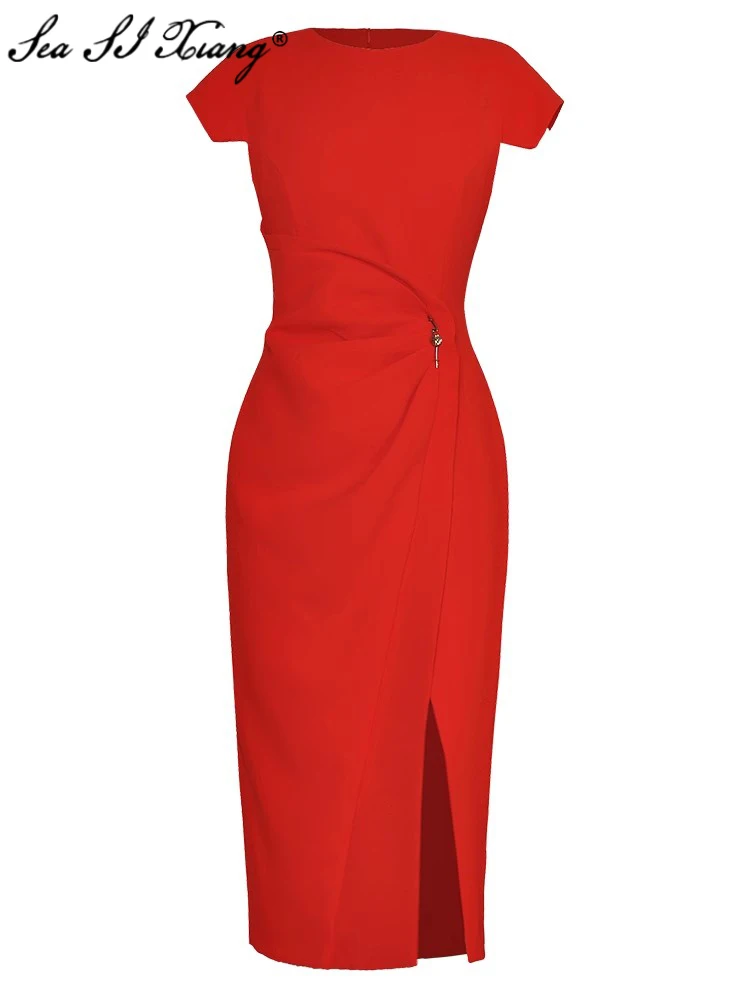 Женское платье-карандаш с круглым вырезом коротким рукавом и складками