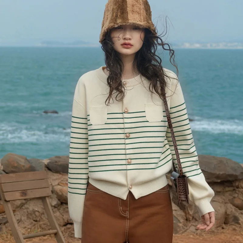 

French vintage striped sweater for autumn and winter new loose crewneck small knit top