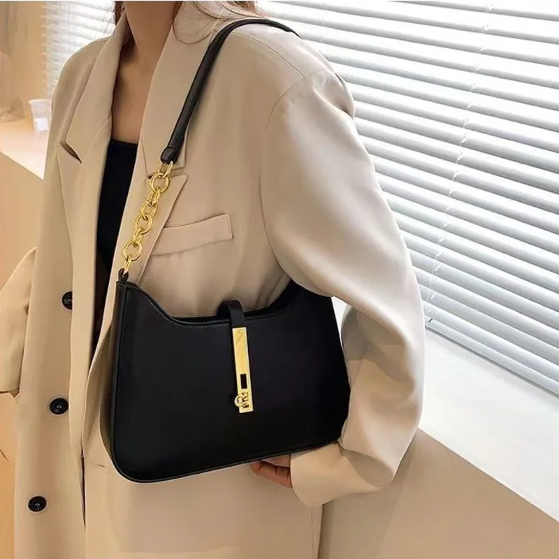 

High Grade, Light Luxury, Simple Chain, Women's New Spring, Large Capacity Fashionable Shoulder Bag Casual Tote