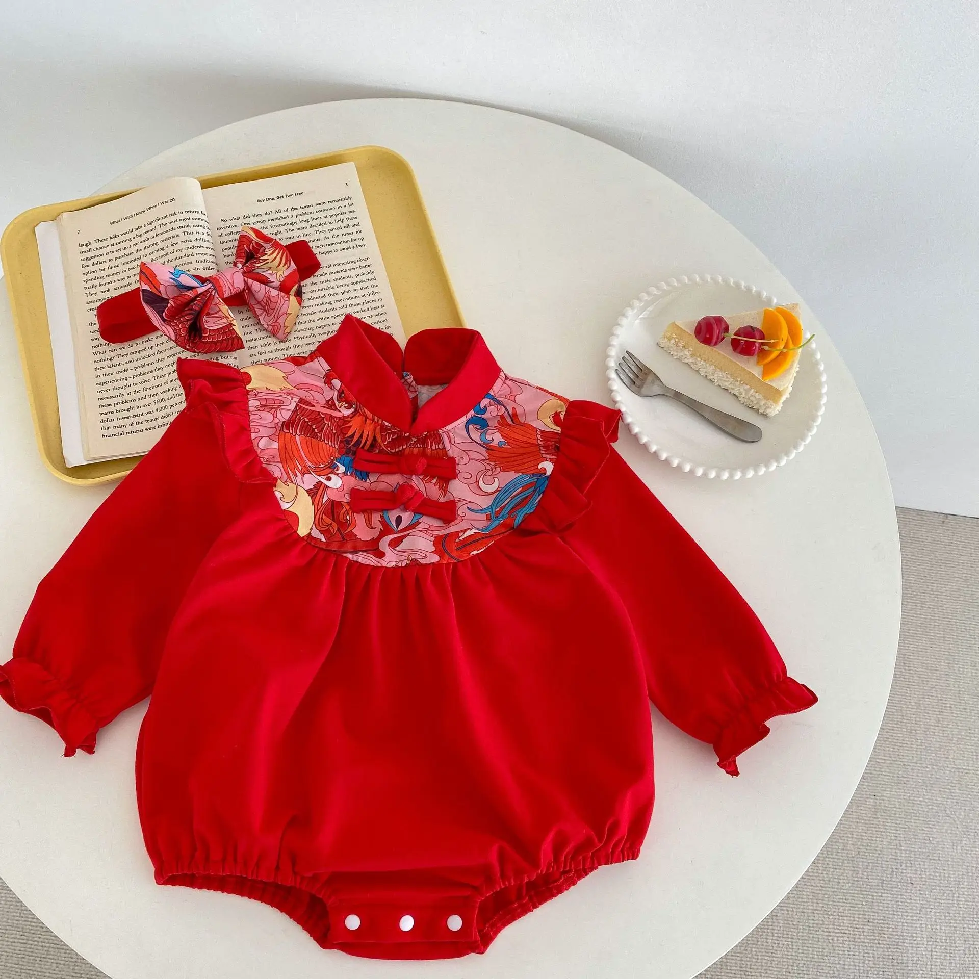 

Baby New Year Clothes Girl's Red Bodysuit 2023 Spring China Style Splicing Flying Sleeve One Piece Clothes With Hairband