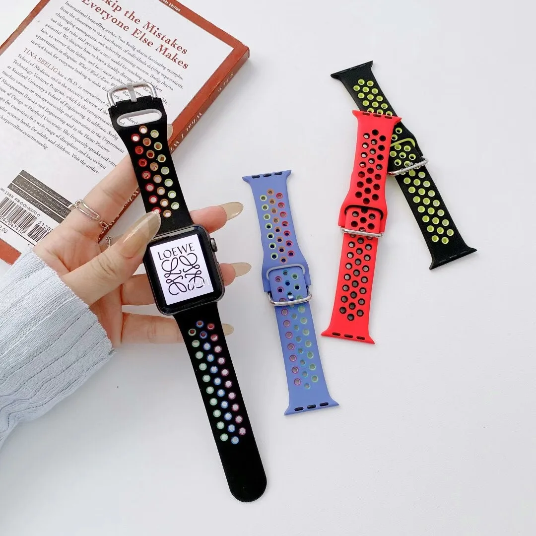 

Silicone Strap For Apple Watch Band 44mm 40mm 42mm 38mm 40 44 mm Breathable bracelet correa iWatch serie 3 6 5 4 SE 7 45mm 41mm
