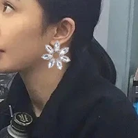 fashion sexy shiny crystal bride flower shaped earrings womens wedding luxury rhinestone jewelry earrings decorative accessorie