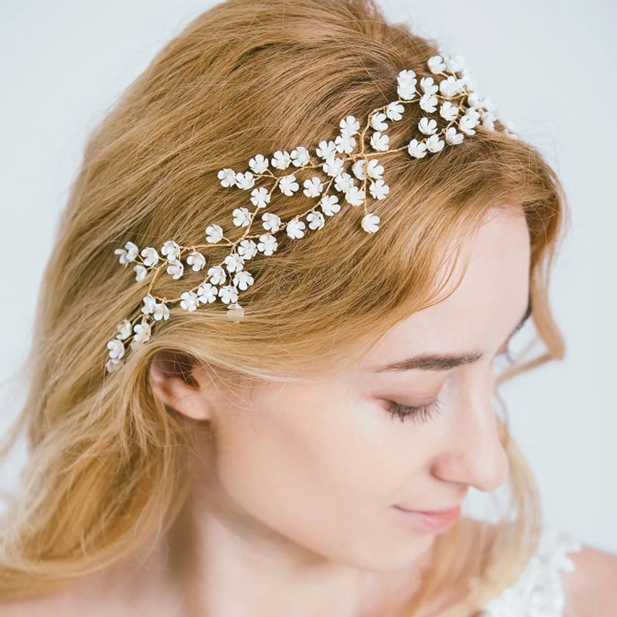 

Korean Handmade Floral White Flowers Hair Band Wedding Headbands Bridal Pageant Head Pieces Women Tiaras Jewelry Venda