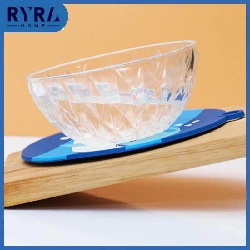 

Feeding And Drinking Mat Enhance Style Material Pvc Food Mat Creative Cartoon Design Easy To Clean Food Feeding Mat Size 16cm