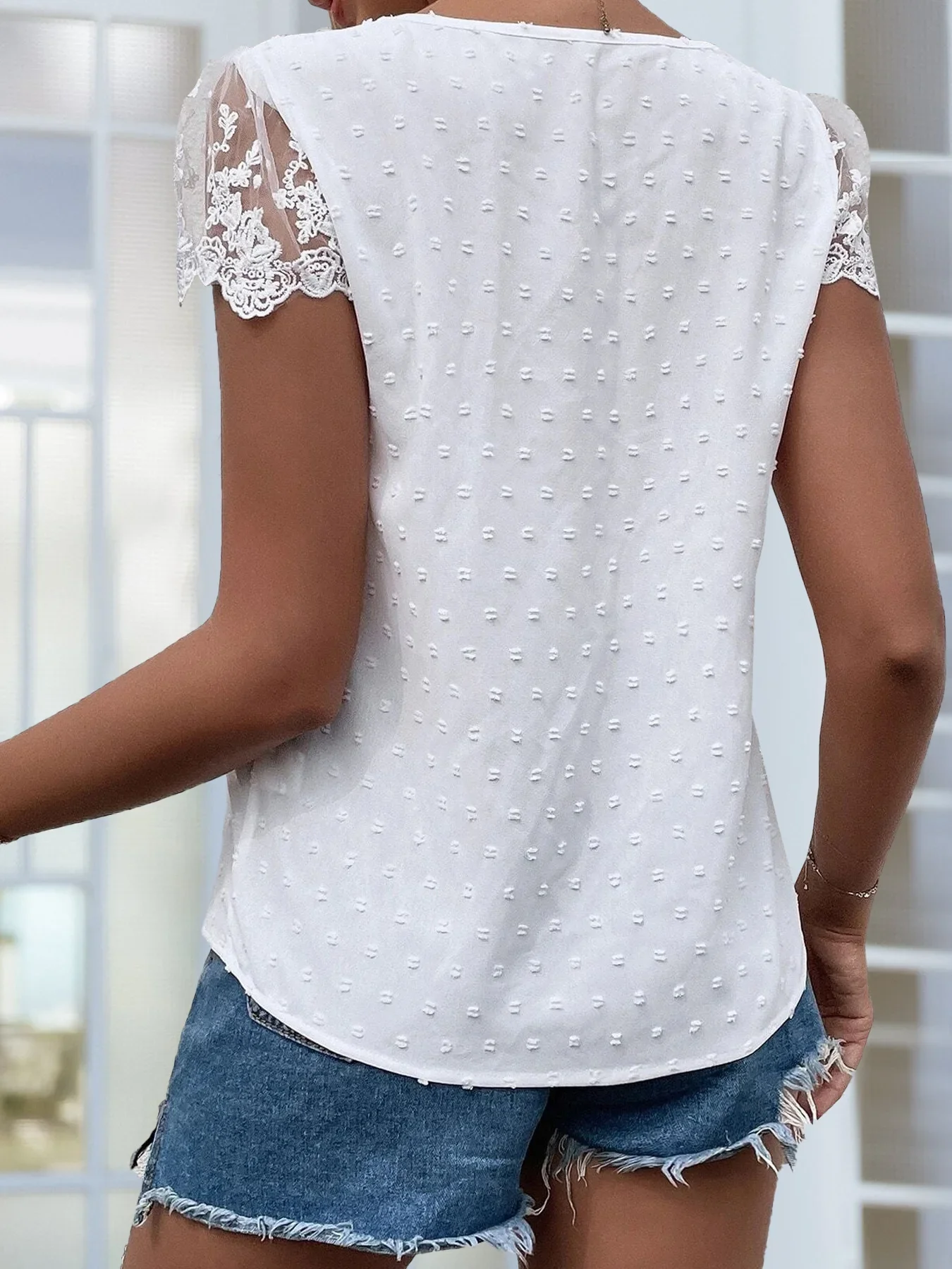 Женская кружевная блузка с V-образным вырезом и коротким рукавом