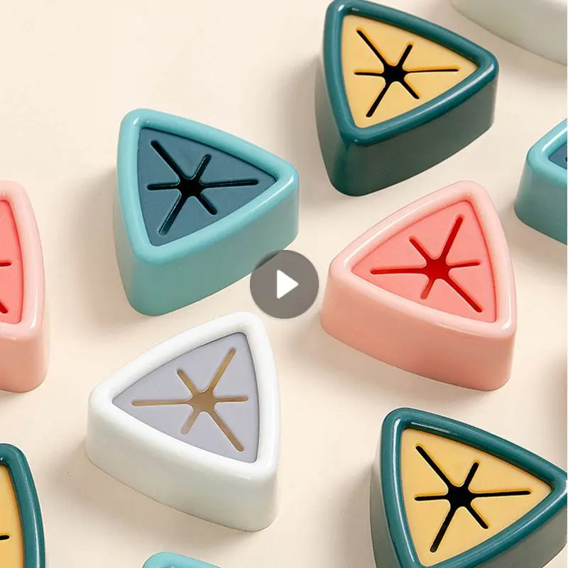 

Крючок-держатель для штепсельной вилки в ванную комнату