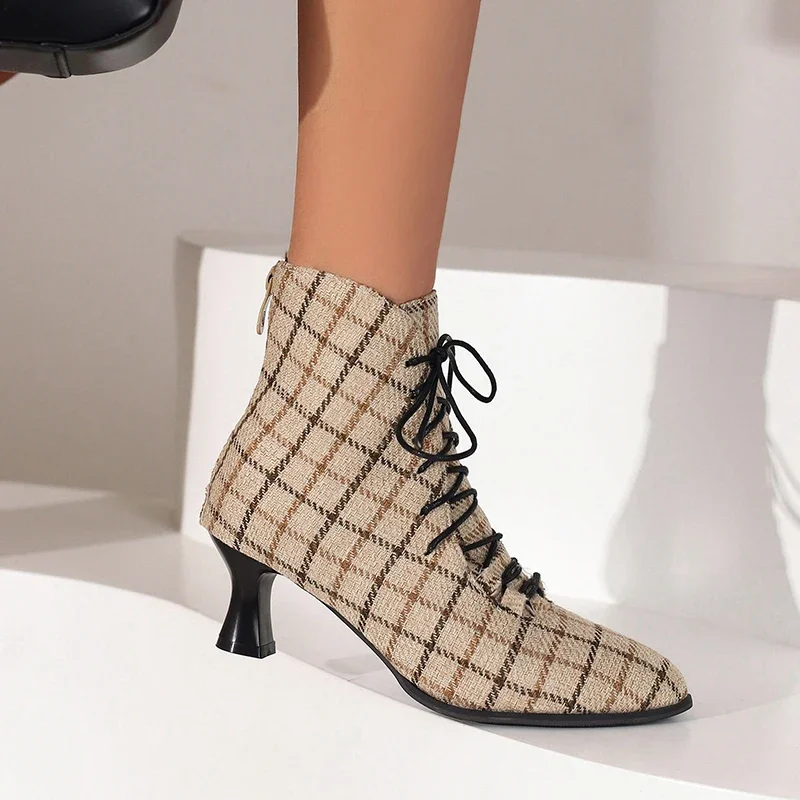 Женские ботильоны из флока с острым носком на шнуровке высоком каблуке