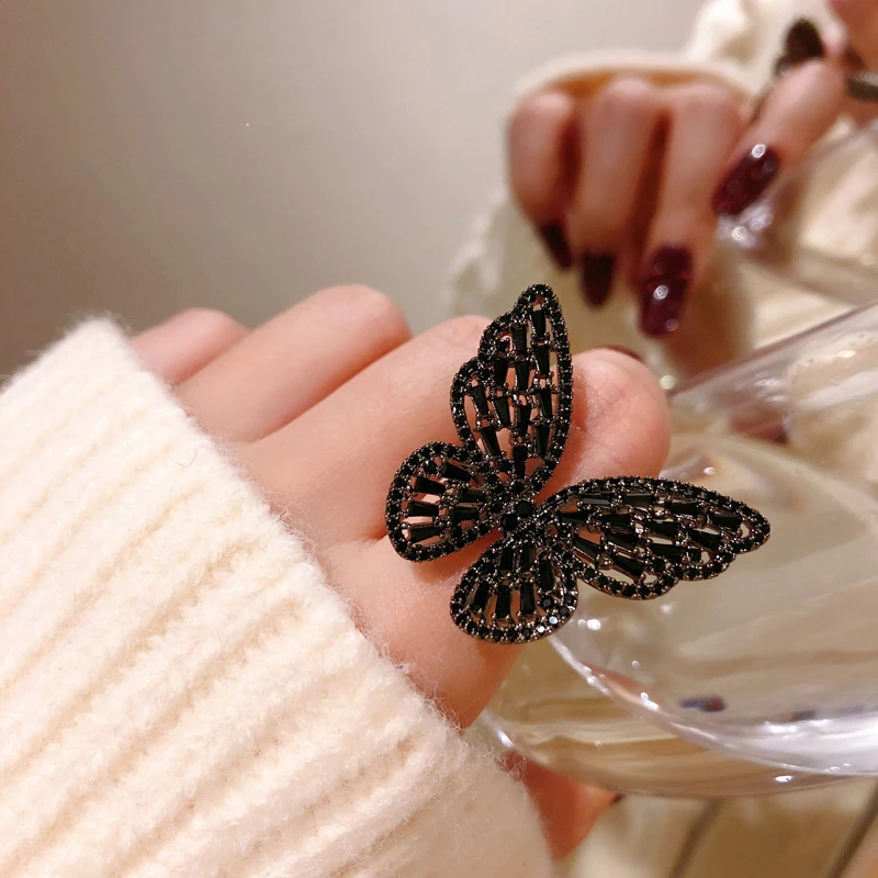 

2022 Ladies Mystical Sexy Black Crystal Butterfly Ring Korea Fashion Jewelry Party Gothic Girl Exaggerated Accessories