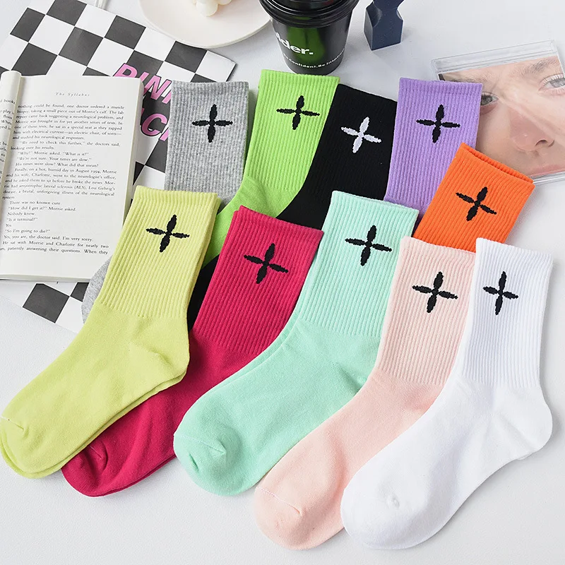 

Носки женские в Корейском стиле, милые модные простые хлопковые с принтом в стиле Харадзюку, карамельных цветов, с принтом сердечек, весна-л...