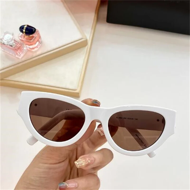 

Luxury Designer Sunglasses Fashion Classic Cat Eye Sunglasses Goggles Outdoor Beach Glasses Men Women Optional With Case M94