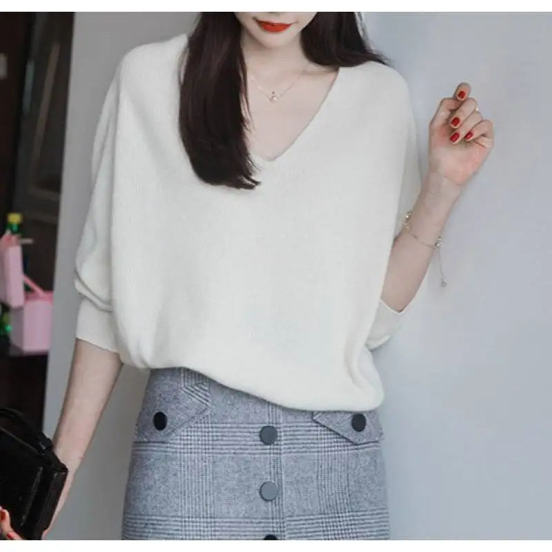 

V-Neck Women's Short Sweater New Pullover Loose Black