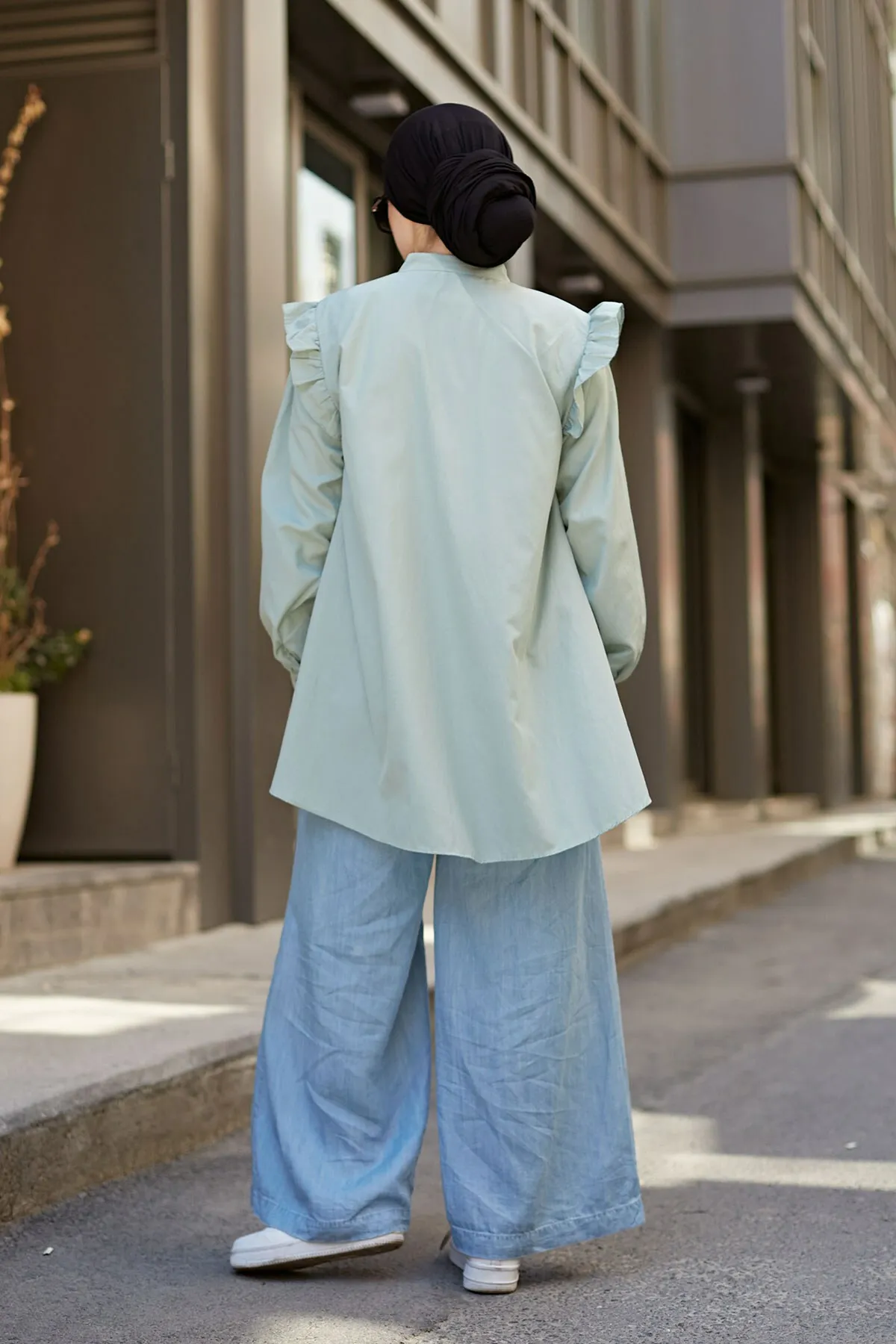 Туника с открытыми плечами и рюшами-Мятная зимняя осенняя коллекция 2021 женский