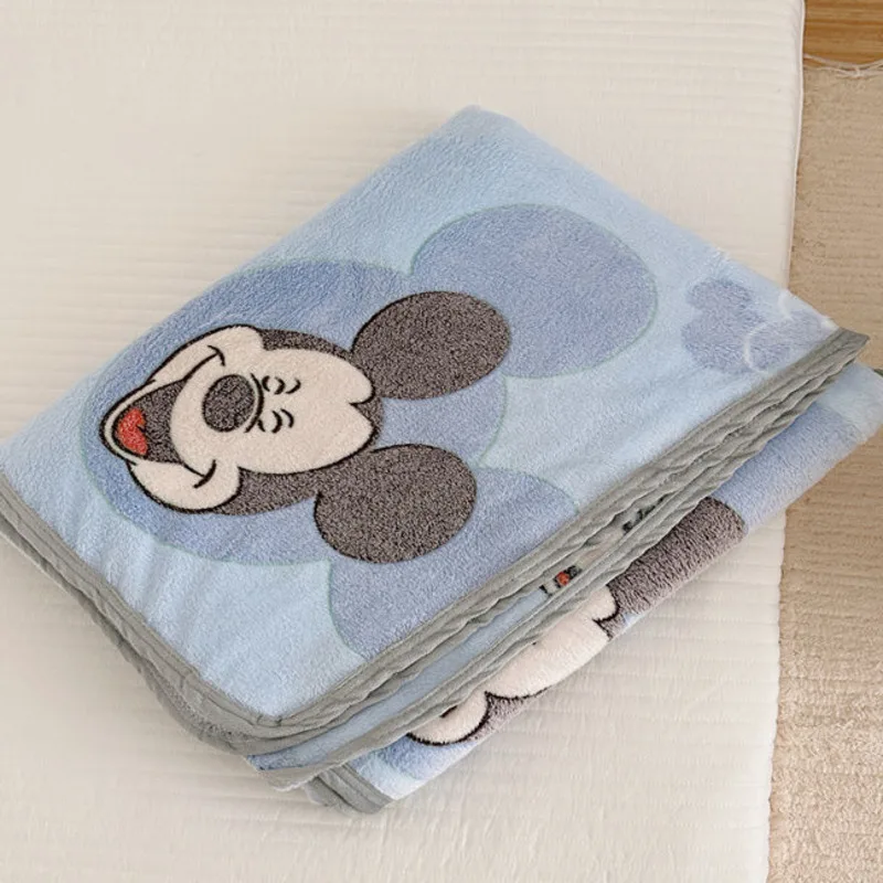 Новое плюшевое одеяло для путешествий и кемпинга с Микки Маусом