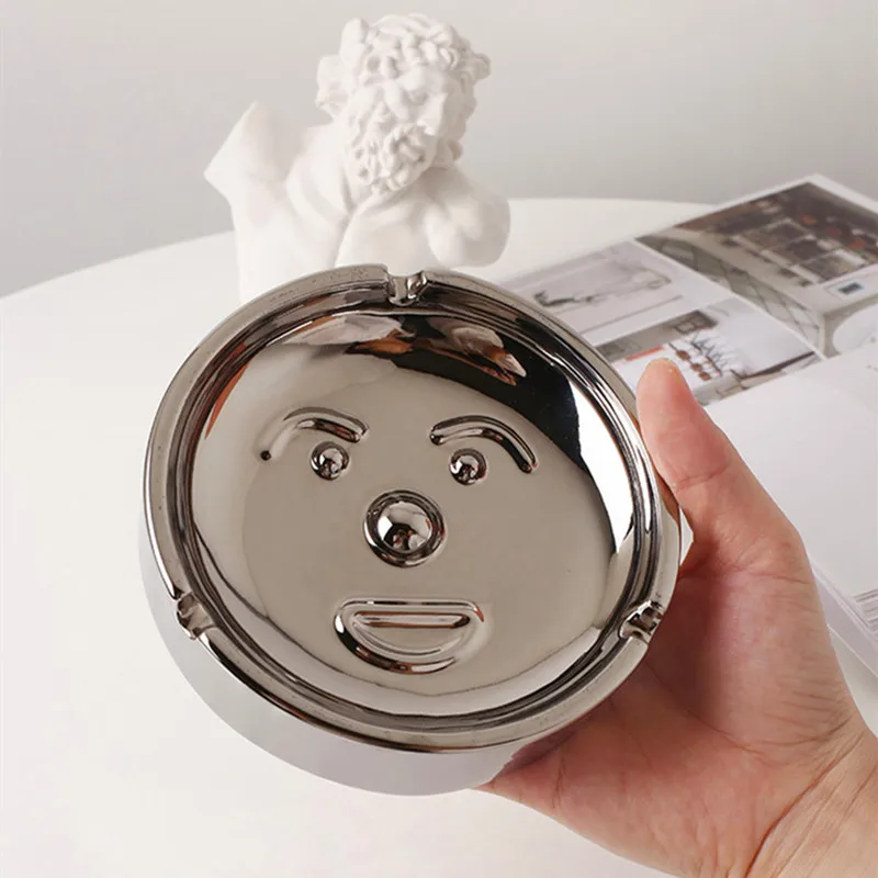 

Face Trend Ashtray for Home Desk Accessories Household Personality Modern Creativity Light Luxury Style Smoking Lighters Garden