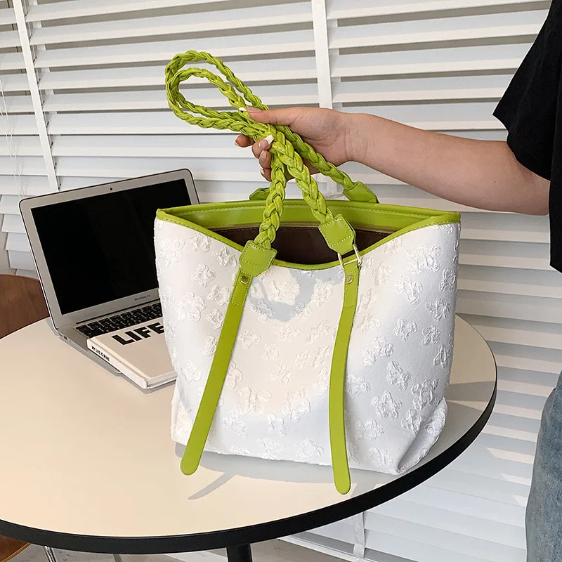 

2022 Spring New Fashion Braided Shoulder Bag Handbag Women's Simple Large-capacity Bag Women Purses and Handbags