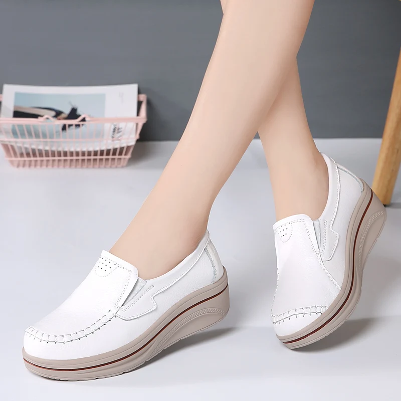 

Women Vulcanized Shoes Fashion Casual Small Leather Shoes Platform Sneakers Ladies Platform Shoes New 2022 Slip-on Flat Shoes
