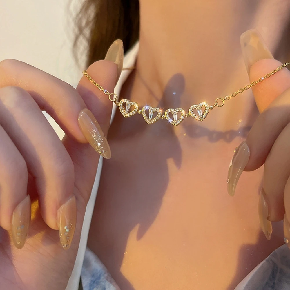 

Titanium Steel Detachable Deformed Four Leaf Grass Pendant Necklace Women Love Short Clavicle Neck Jewelry Chain Free Shipping