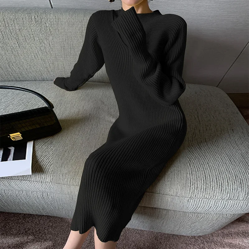 Элегантное вязаное платье новинка сезона осень-зима 2024 модное с вырезами