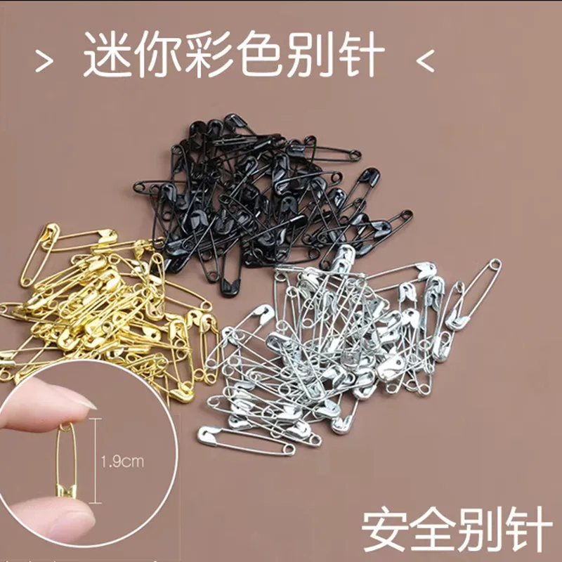 

Paper Clips, Small Safety Pins, Clothes, Light-Proof, Old-Fashioned Simple Paper Clips, Brooches, Closed Pins, Buckles, And Pins