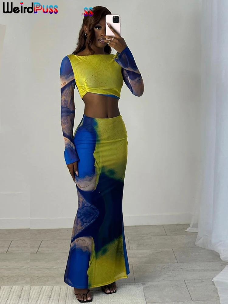 

Женский костюм-двойка с принтом, короткий топ с длинным рукавом и длинная юбка с Боковым Разрезом