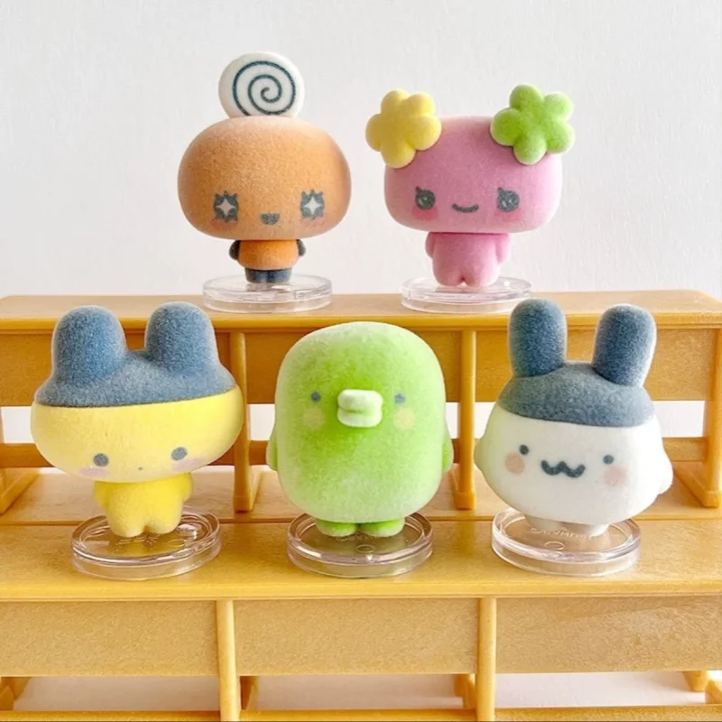 Фото Капсульные фигурки Bandai Tamagotchi Gashapon: флокированные мини-фигурки Mimitchi, Mametchi, Memetchi, Kuchipatchi, Flowertchi для декора рабочего стола №1