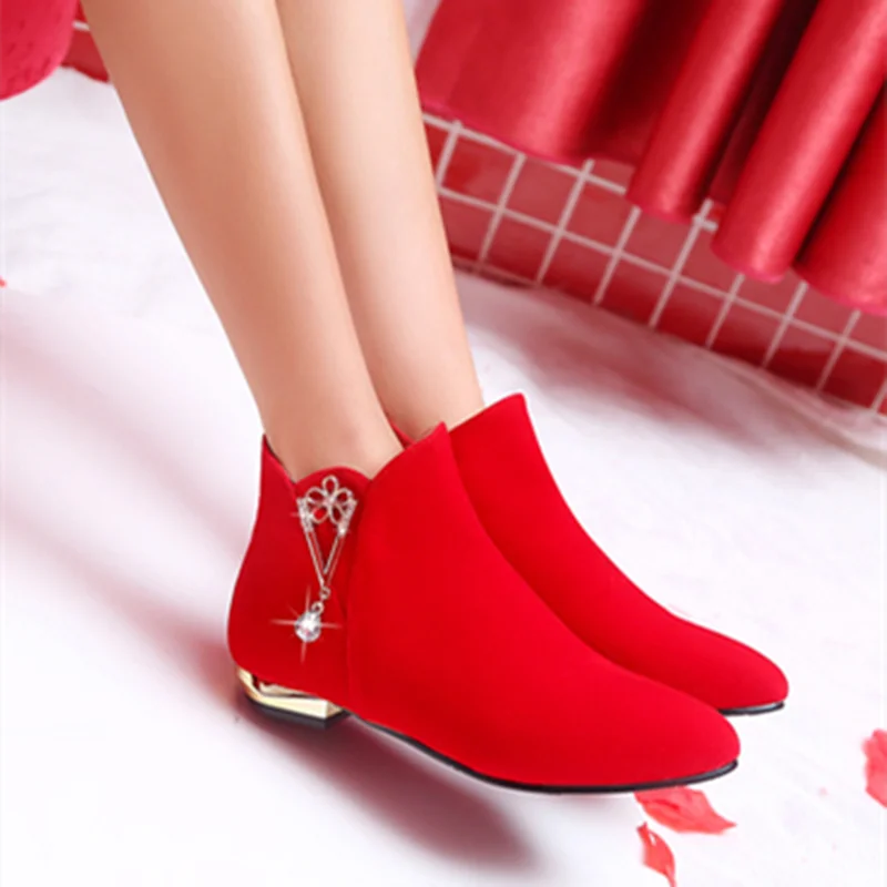 

Lady Wedding Boots With Zipper Pointy Toe Low Heels Short Shoes Flock Red Zapatos Tacco Chinese Style Tassel Chain Crystal 43-35