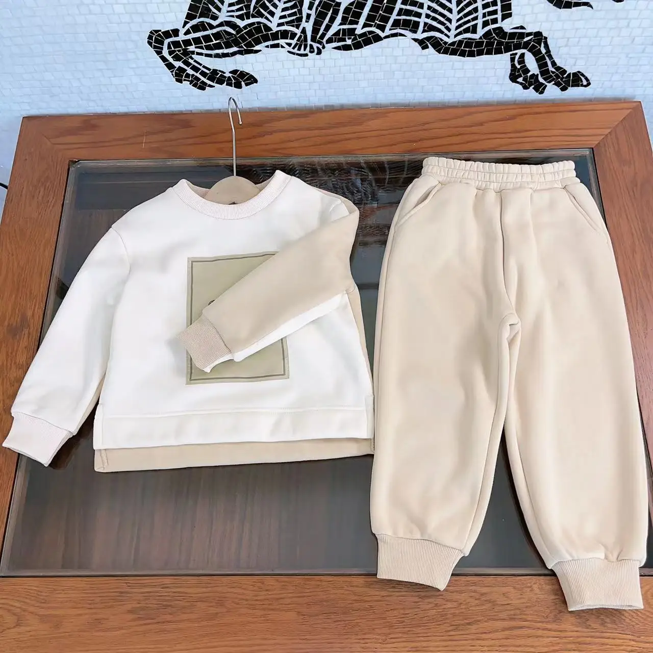 

Children's autumn and winter clothing 2022 new long sleeved sweater plush boy suit casual fashion warm pants two-piece set